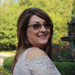 Meet your Posher, Robyn